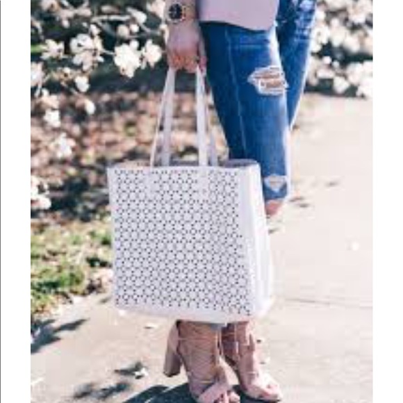 Ann Taylor tote business perforated medium large